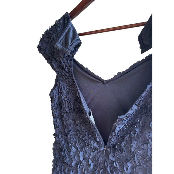 THEIA Navy Blue Beaded Petal Appliqué Dress Size 4 EUC $695 MSRP - Picture 14 of 15